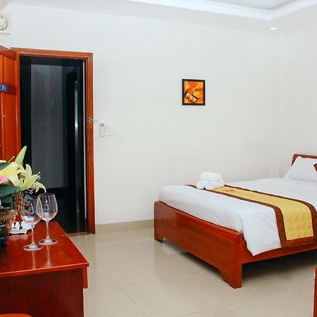 Bostand Hotel Son Tra Екстериор снимка